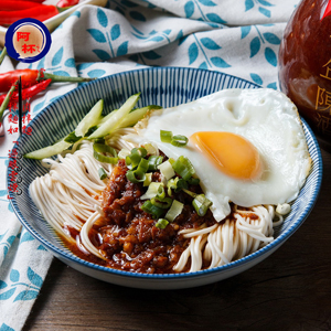 【阿杯ㄅㄟ˙肉拌麵】真正古早味滷肉麵/乾拌麵 (有肉)椒麻味1袋5入 【阿杯ㄅㄟ˙肉拌麵】真正古早味滷肉麵/乾拌麵 (有肉)椒麻味1袋5入